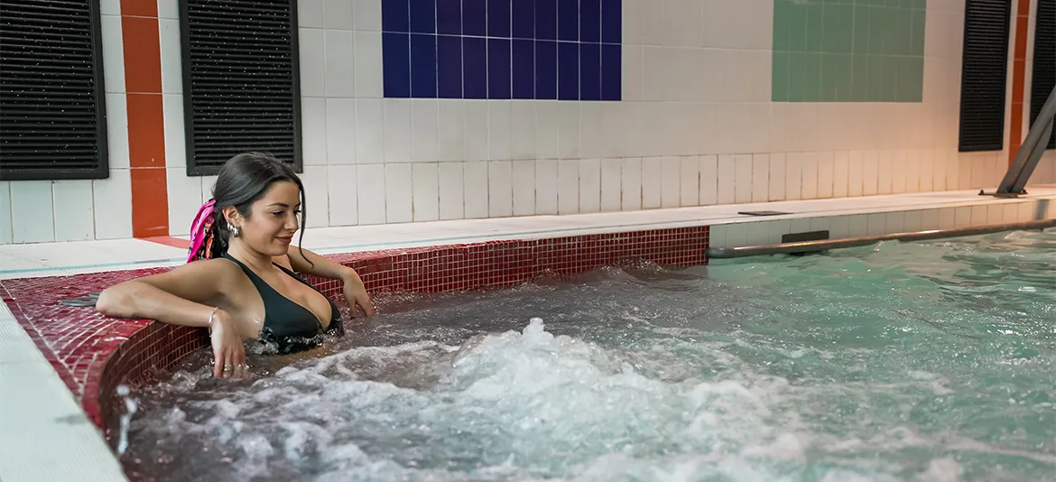 hotel with hydromassage pool